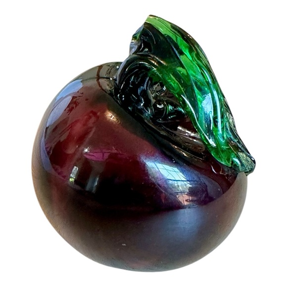 Vintage Murano Hand‎ Blown Glass Apple
Paperweight Art - Picture 3 of 8